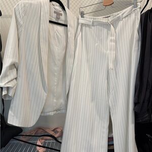 H&M Women's White Striped Suit